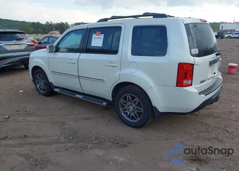 2015 Honda Pilot Touring z USA, uszkodzony, nr VIN 5FNYF3H92FB013641